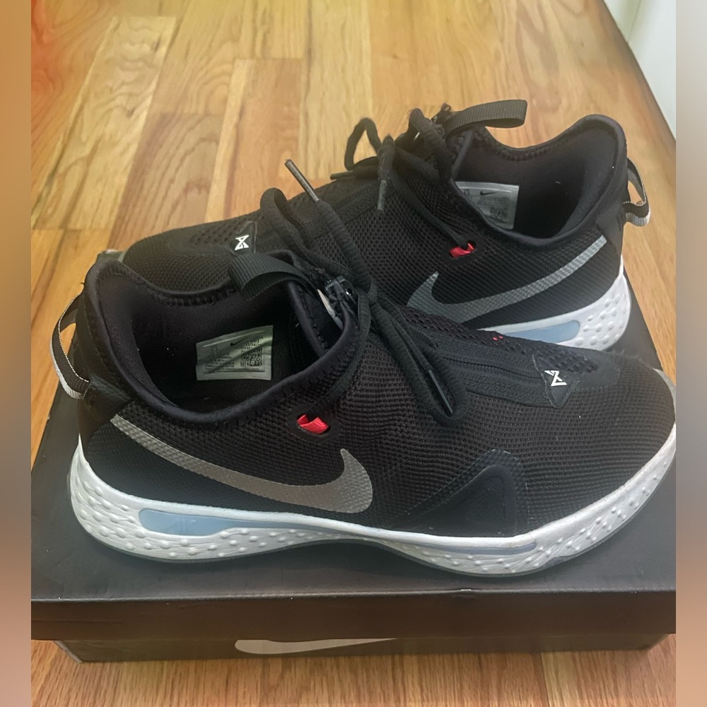 Nike PG 4, black & white